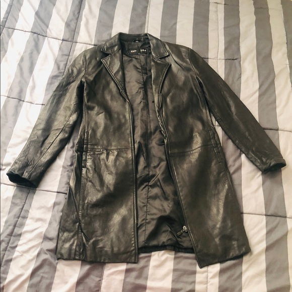 leather jacket - Picture 2 of 4